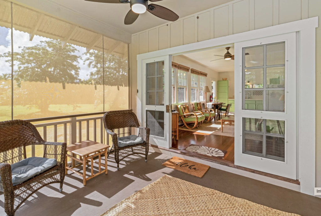 Plantation Cottage rental indoor/outdoor living