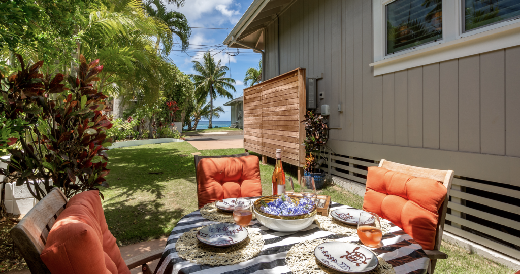 Outdoor dining area at Kolea Cottage, Poipu
