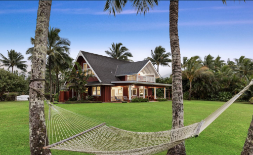 Kauai Hanalei Red House Front yard view