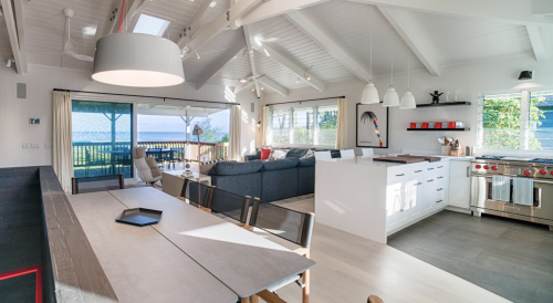 Pinetrees Beachfront Hale Interior